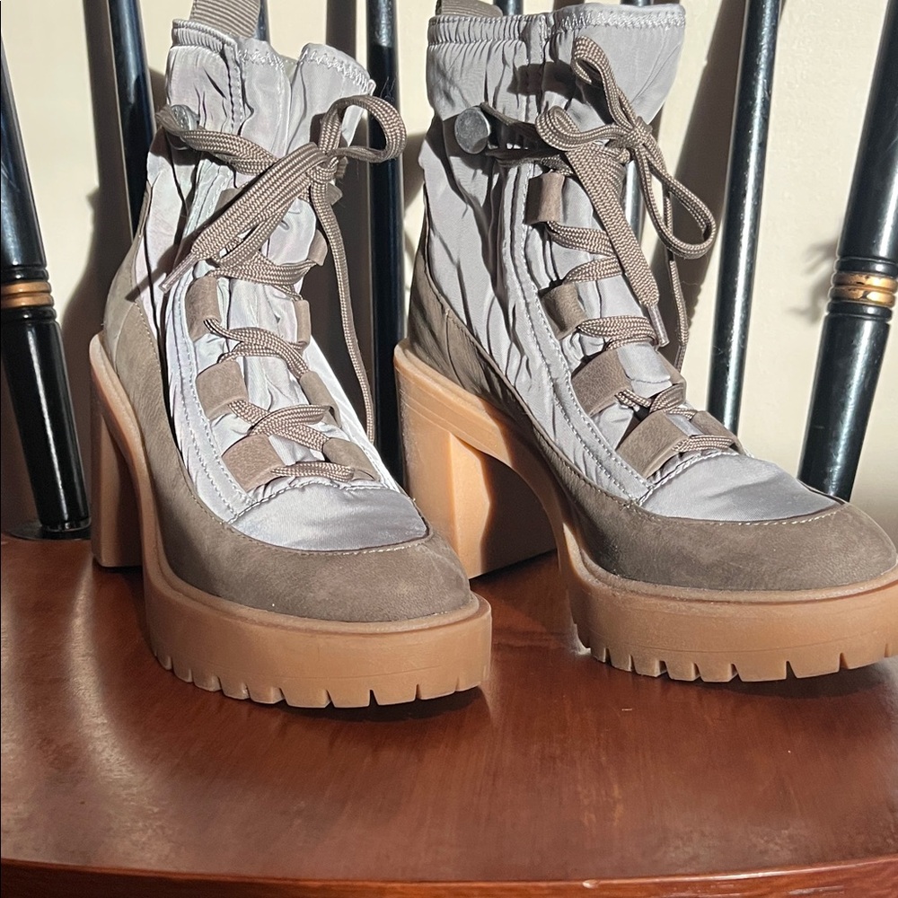 Dolce Vita Celida lug sole boots in army green with suede trim